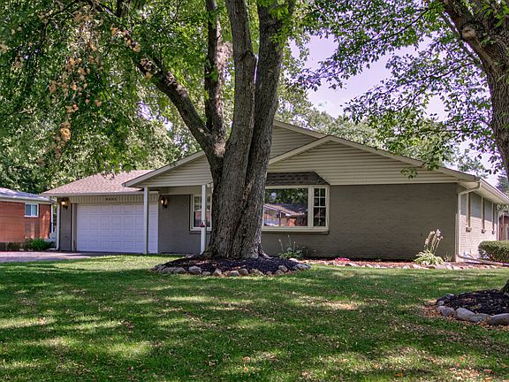 2nd image of 8005 Wallingwood Dr