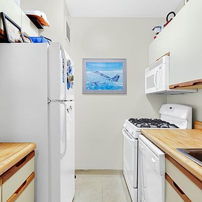 5th image of 301 E 87th St APT 1B