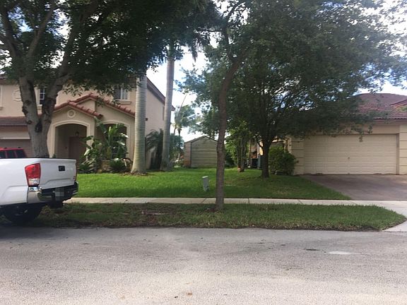 3rd image of 8772 SW 212th Ter