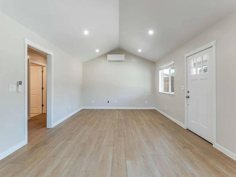1045 Allegheny Dr — Photo 5