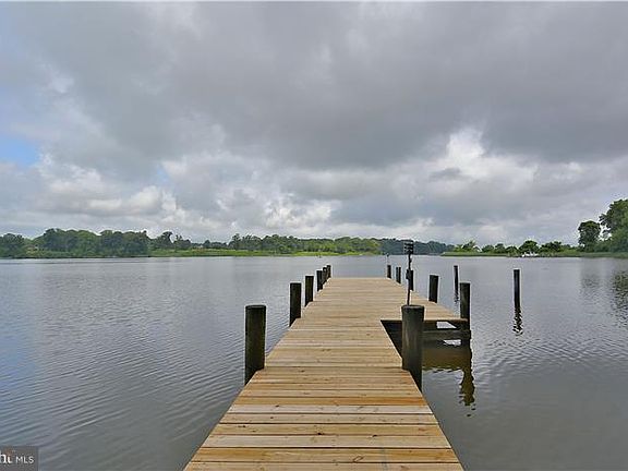 2nd image of 200 Middle Fox Farm Ln