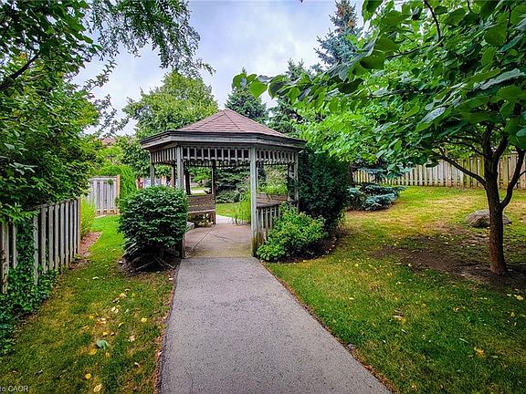 3rd image of 18 Cedar St #19