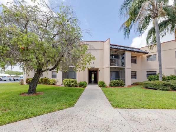 2083 NE Collins Cir #100