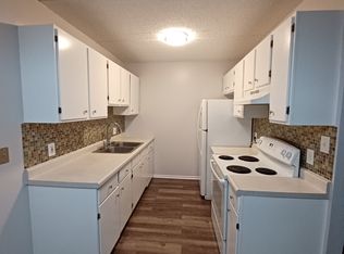 3701 James St APT 1B, McHenry, IL 60050