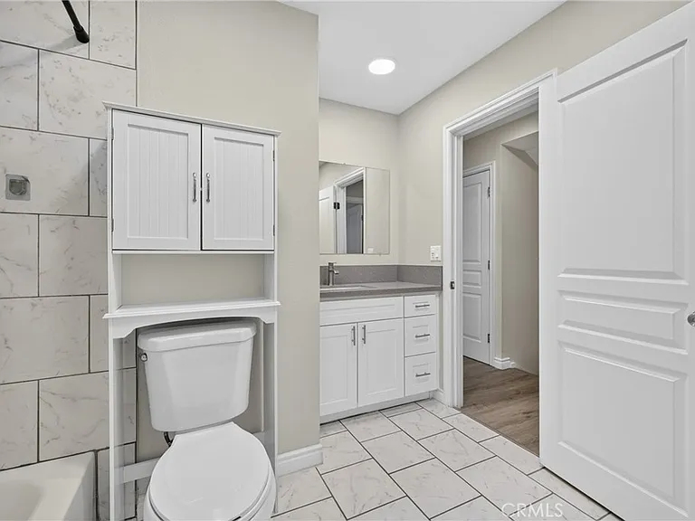 23547 Decorah Rd — Photo 23