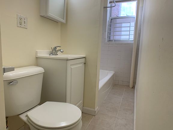 2nd image of 35 Orkney Rd APT 1