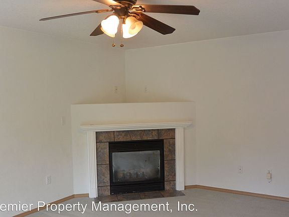 5th image of 4720 NE 40th St