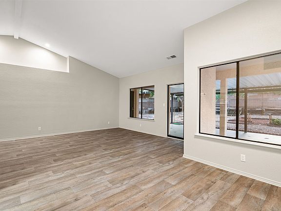 5th image of 2105 Rosewood Ave NW