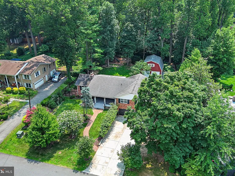6443 Walters Woods Dr — Photo 90