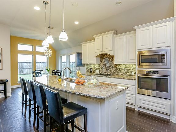 3rd image of 4611 Montcliff Bend Ln