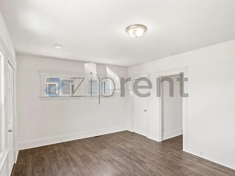 1253 84th Ave — Photo 7