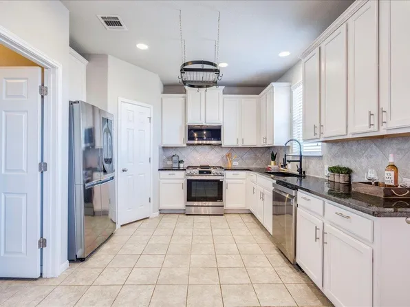 312 Triumph Rd, Buda, TX 78610