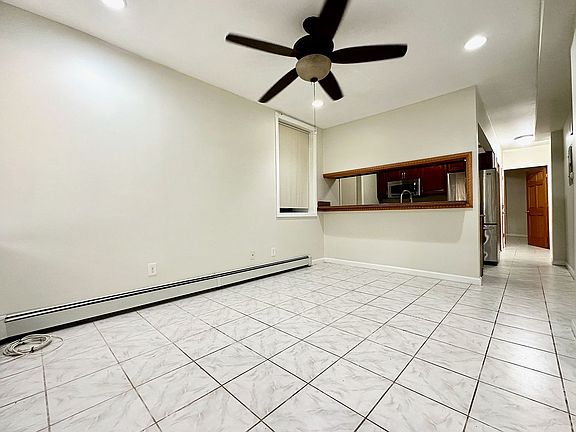 4th image of 1339 Teller Ave #G