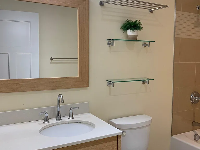 2nd Bathroom