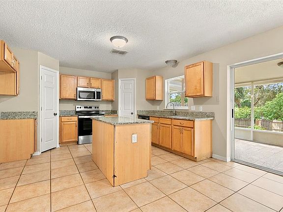 5th image of 2228 SANDRIDGE CIRCLE