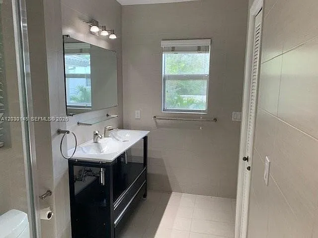 423 Alhambra Cir — Photo 19
