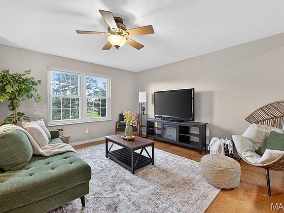 2nd image of 2220 Vadalabene Dr