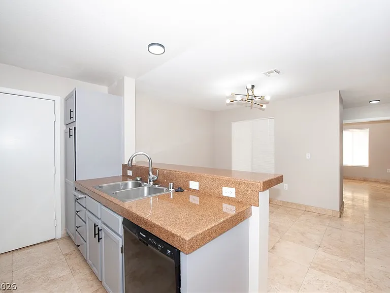 8452 Boseck Dr #187 — Photo 14