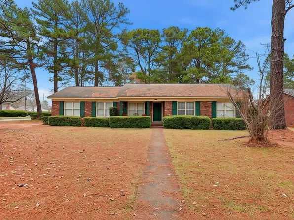 2715 Whispering Pines Rd, Albany, GA 31707