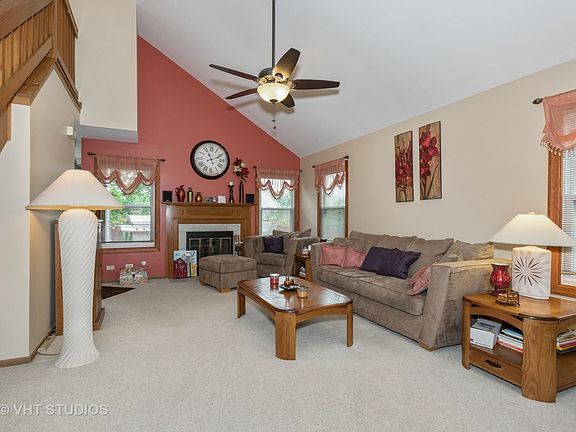 3rd image of 1109 Bradbury Cir