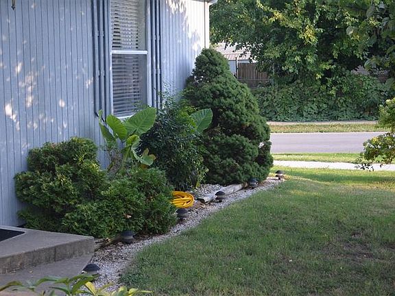 5th image of 2200 N Benton Ave