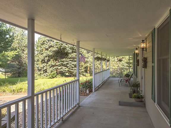 4th image of 207 172nd Avenue