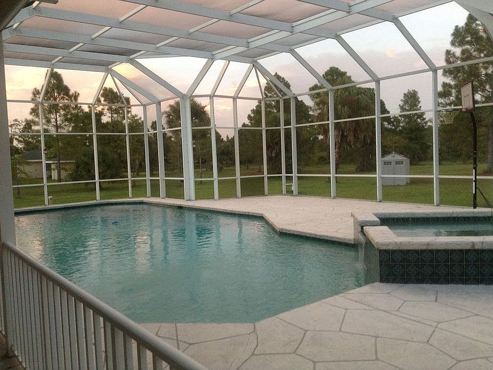 44ft. heated pool & spa