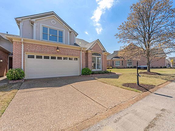 2nd image of 1701 Village Ridge Pl