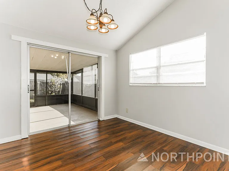 601 Highview Ter S — Photo 4
