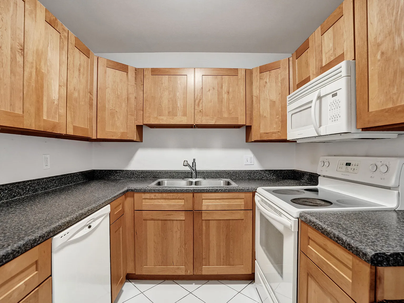 2 bed, 2.0 bath, 1280 sqft, $2,000 — Photo 3
