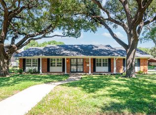 717 Candlewood Rd, Fort Worth, TX 76103