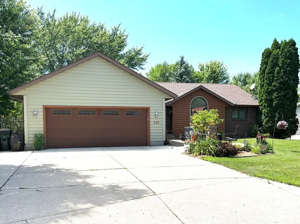 205 Wacker Dr, Glencoe, MN 55336
