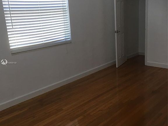 5th image of 7940 Byron Ave APT 4