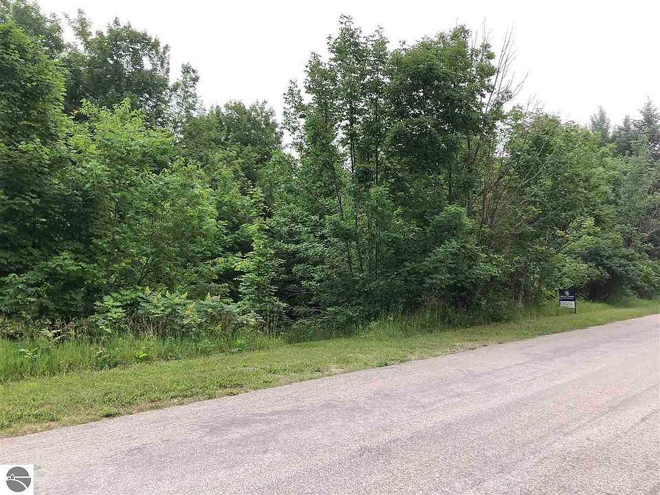 1st image of N McLeod Dr