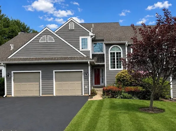 405 W Village Ln, Chadds Ford, PA 19317