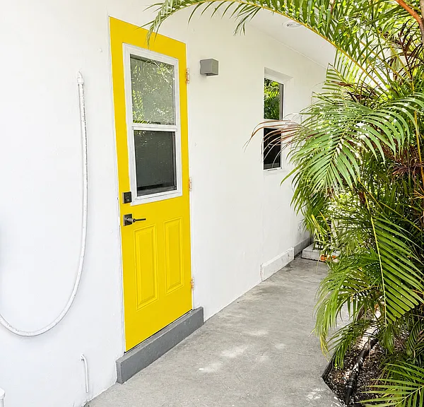3660 NE 6th Ave #FRONT — Photo 7