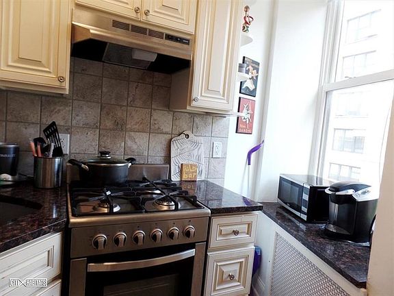 4th image of 316 W 75th St APT 2A
