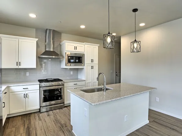 4768 Champlain Dr, Timnath, CO 80547