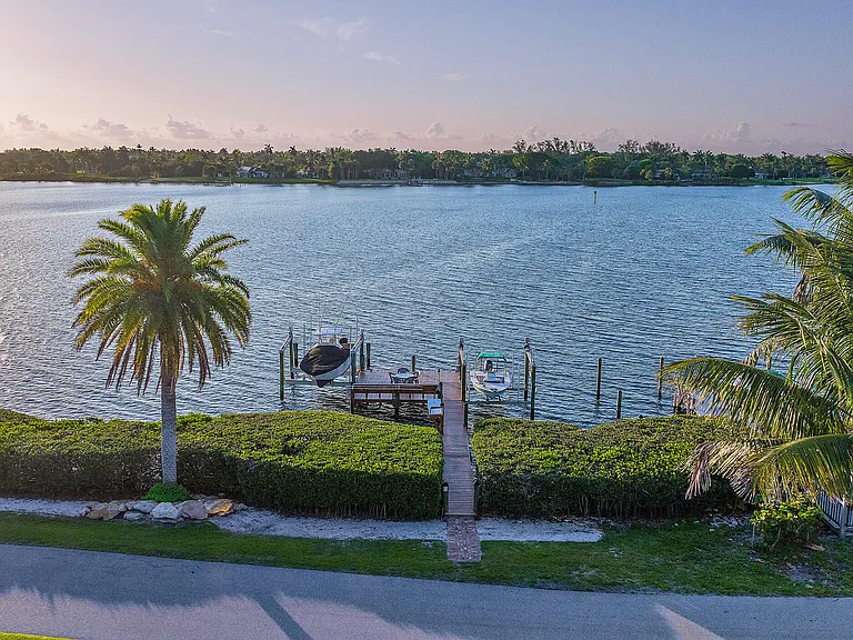 12140 SE Indian River Dr N — Photo 51