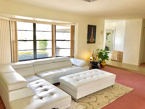 3rd image of 2938 Via Del Lago