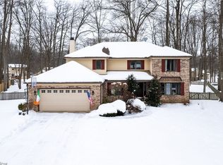 8538 Wedgewood Ct, Olmsted Township, OH 44138