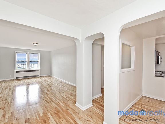 4th image of 500 Kappock St APT 4H