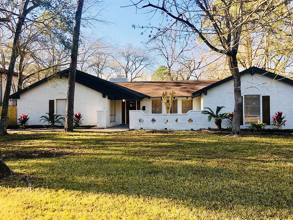 1st image of 1209 Oak Hollow Dr