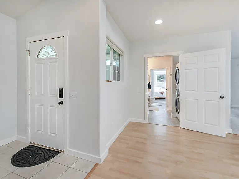 438 S Ella Ave #B — Photo 20