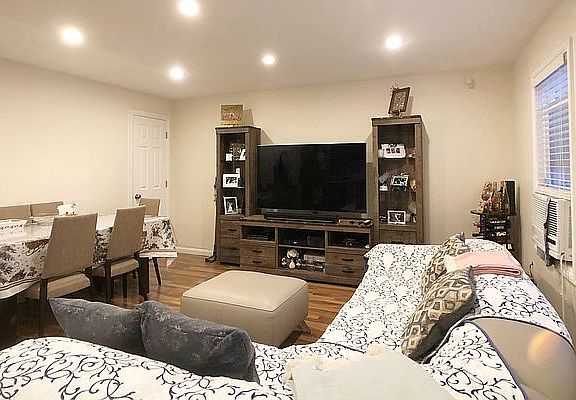 3rd image of 2333 21st St #2