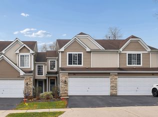 179 Locksley Dr, Streamwood, IL