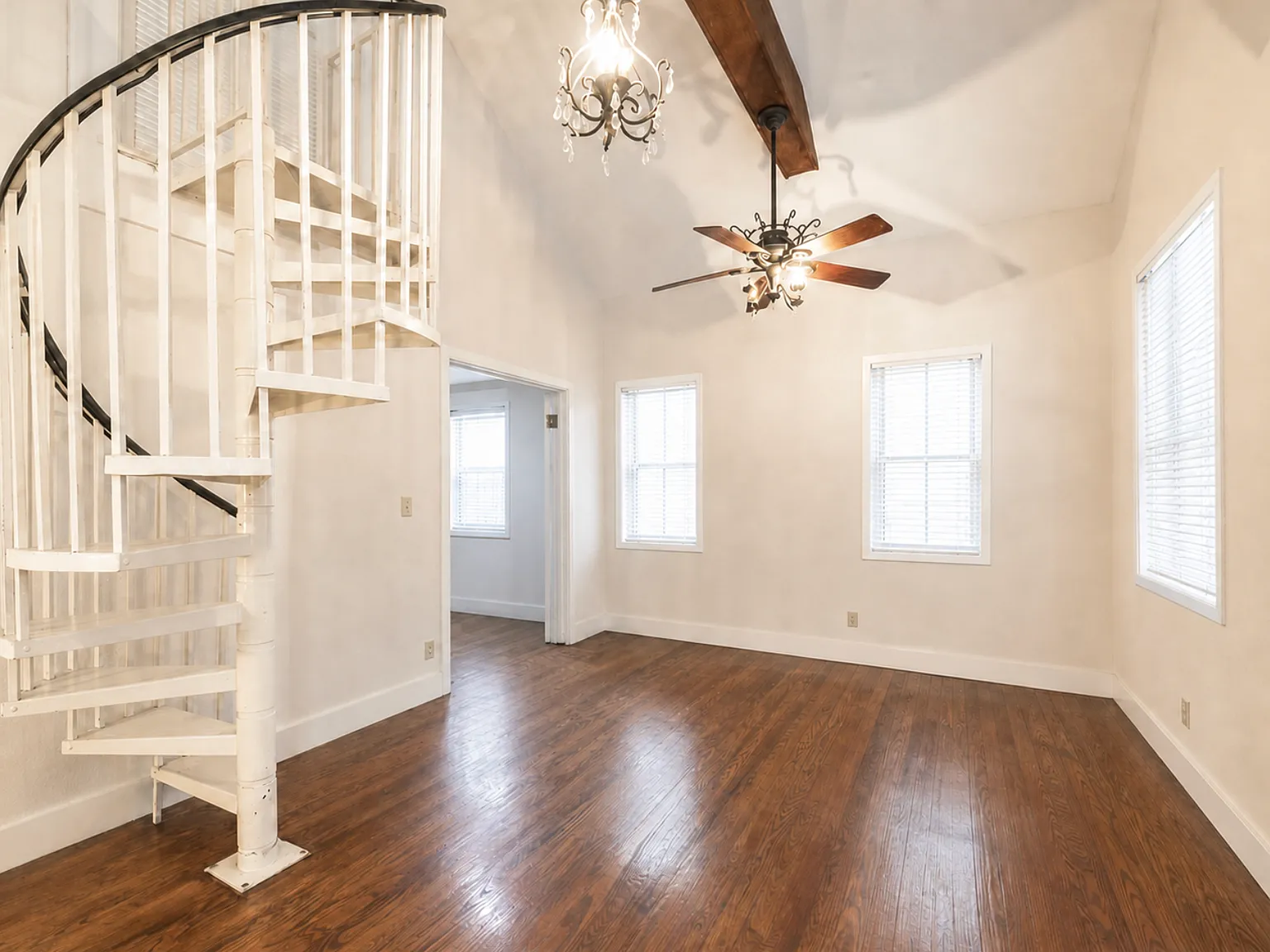 3 bed, 1300 sqft, $4,500 — Photo 3