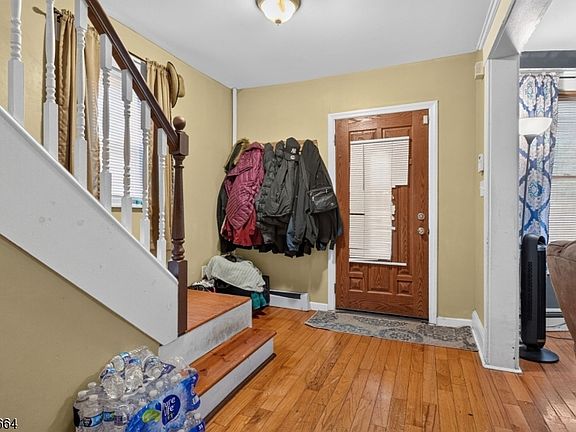 5th image of 416 Pine St