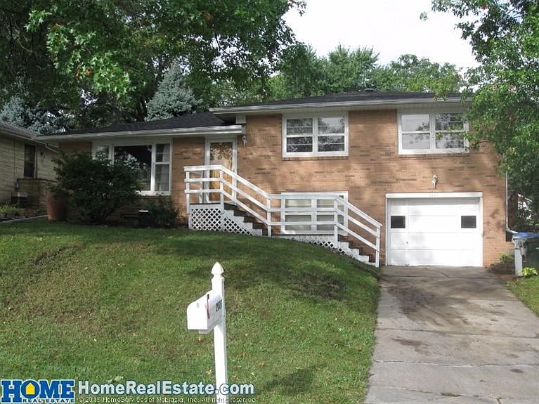 1st image of 2601 S 39th St