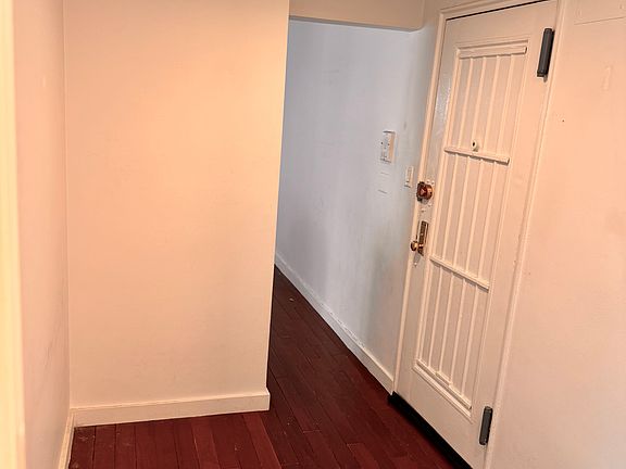 5th image of 271 W 72nd St